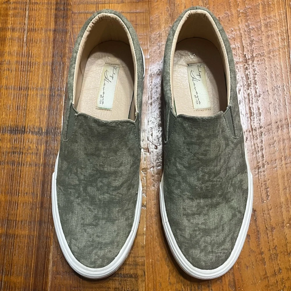 Vintage Havana Slip on Sneakers Size 9 - Picture 2 of 14